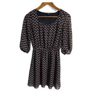 Espresso Dress Size M Pink Black Chevron Print Fitted Waist